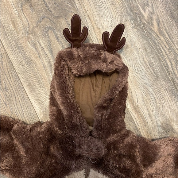 Carter’s Fuzzy Reindeer Baby Suit - Picture 3 of 4